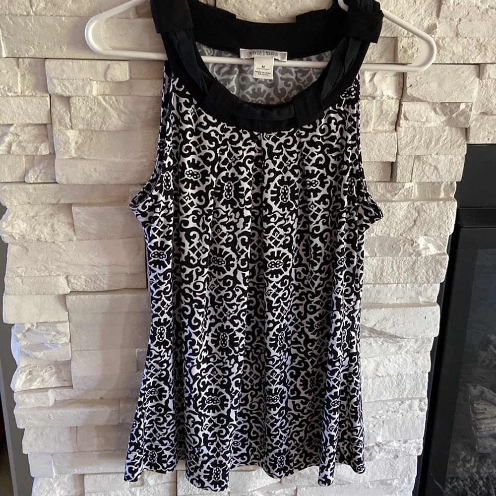 Black house white market sleeveless long top in black/white. Medium